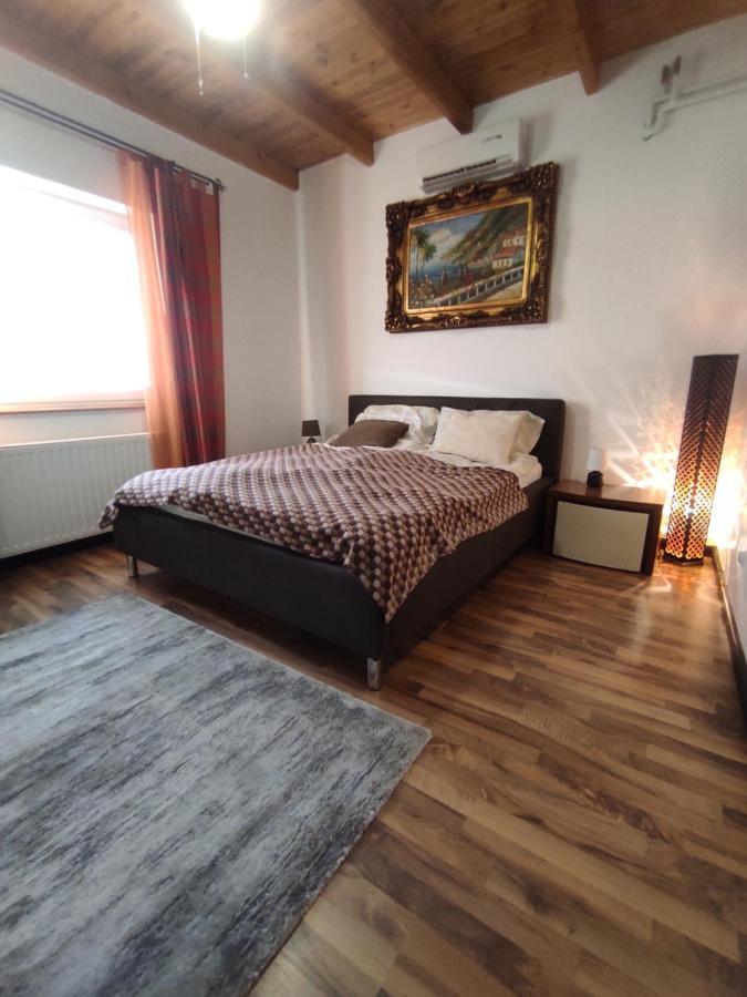 Borostyan Apartmanhaz *