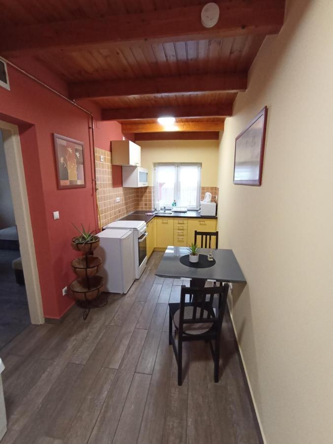 Borostyan Apartmanhaz *