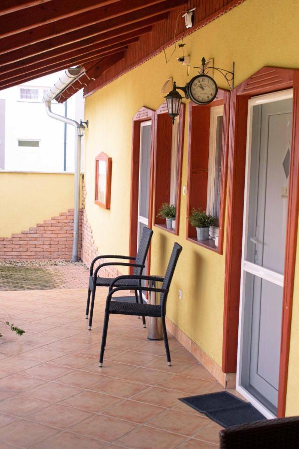 Borostyan Apartmanhaz Apartment *
