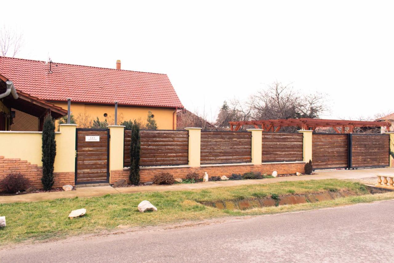 Borostyan Apartmanhaz Apartment