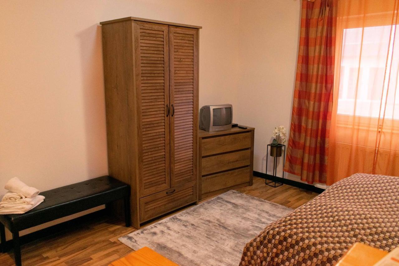 Borostyan Apartmanhaz Morahalom