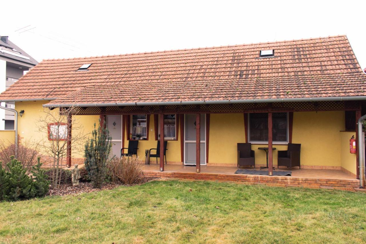 Borostyan Apartmanhaz Morahalom