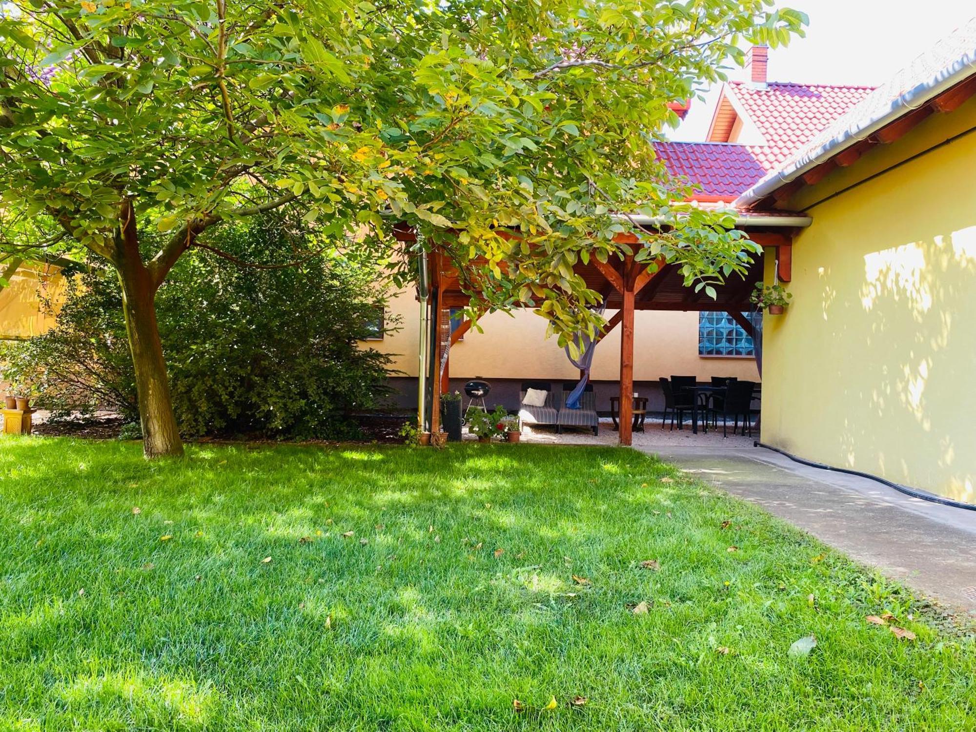 Borostyan Apartmanhaz * Morahalom
